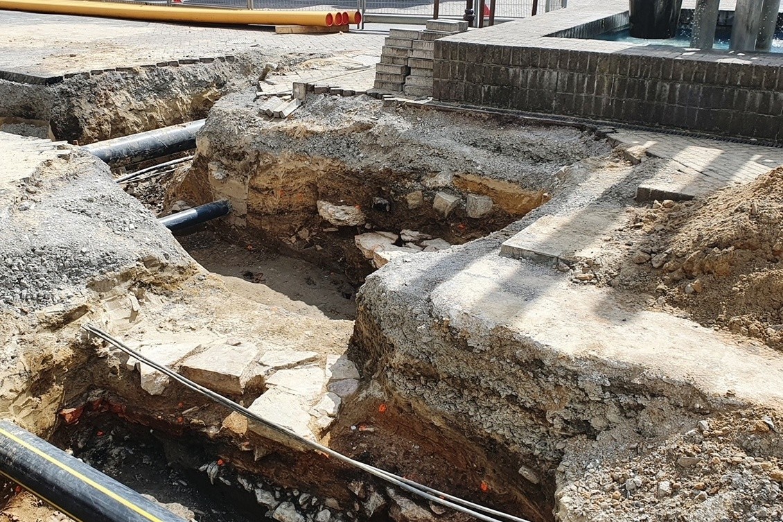 Bei Grabungen auf dem Marktplatz kommen erste Funde zum Vorschein