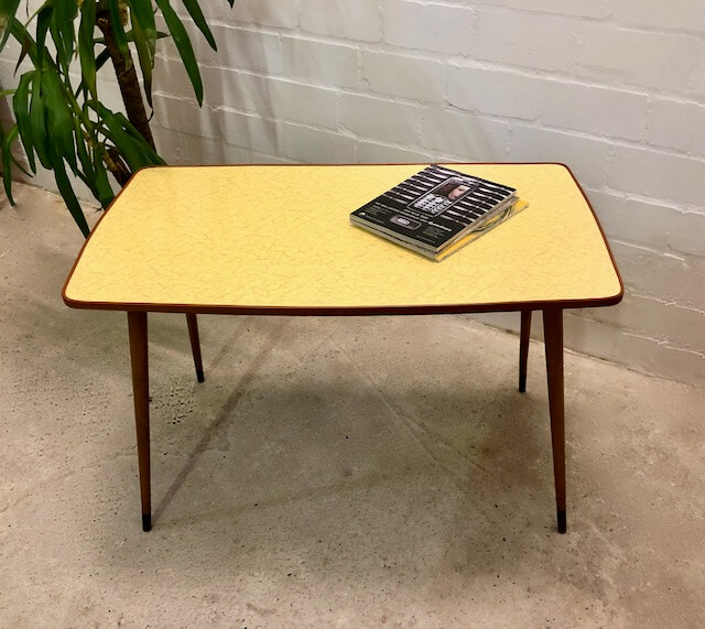 Mid Century Coffeetable, Nierentisch, 1950's deklamoKüchentisch