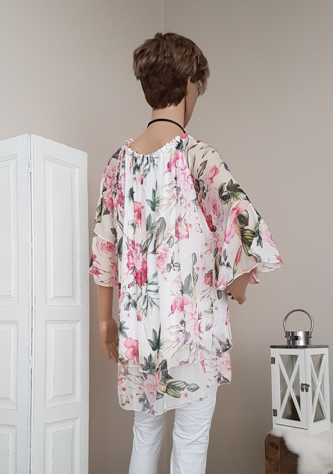Chiffon Bluse mit Blumenprint weiß Einheitsgröße (passend von 36 42) Dekodreams Wolf