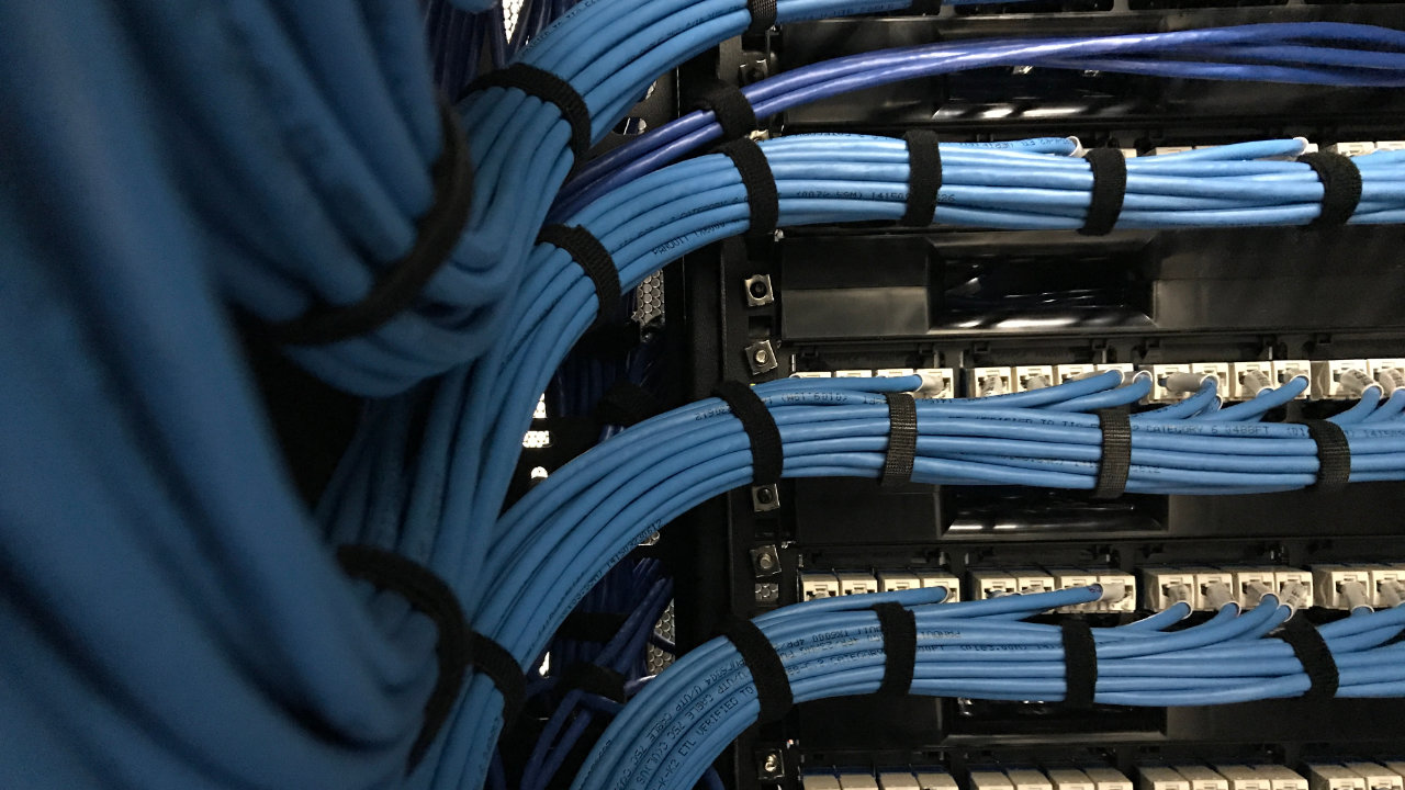 Structured cabling systems (SCS) design DEKOM