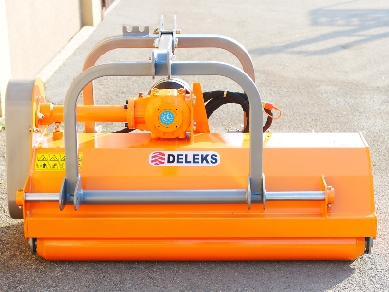 Adjustable and compact side shift flail mower For 4090HP tractors