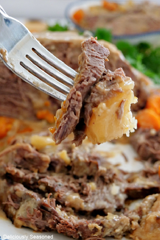 Easy Beef Shoulder Roast with Vegetables Deliciously Seasoned