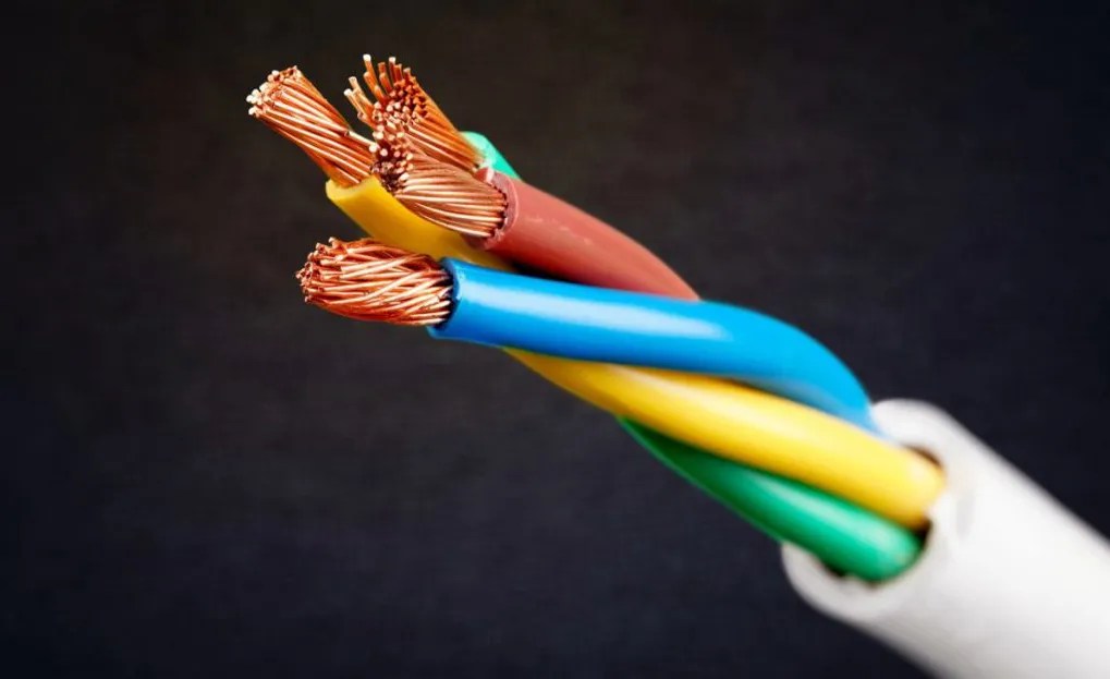 Protective conductor what color is it? DeliciaFuego