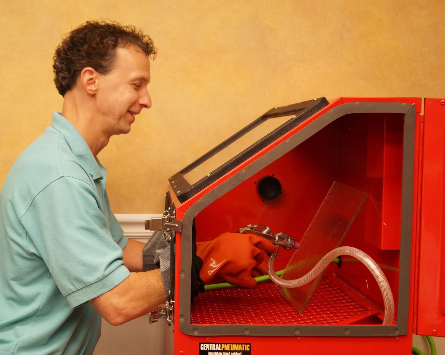 Sandblasting With Gun Sandblasters Delphi Glass