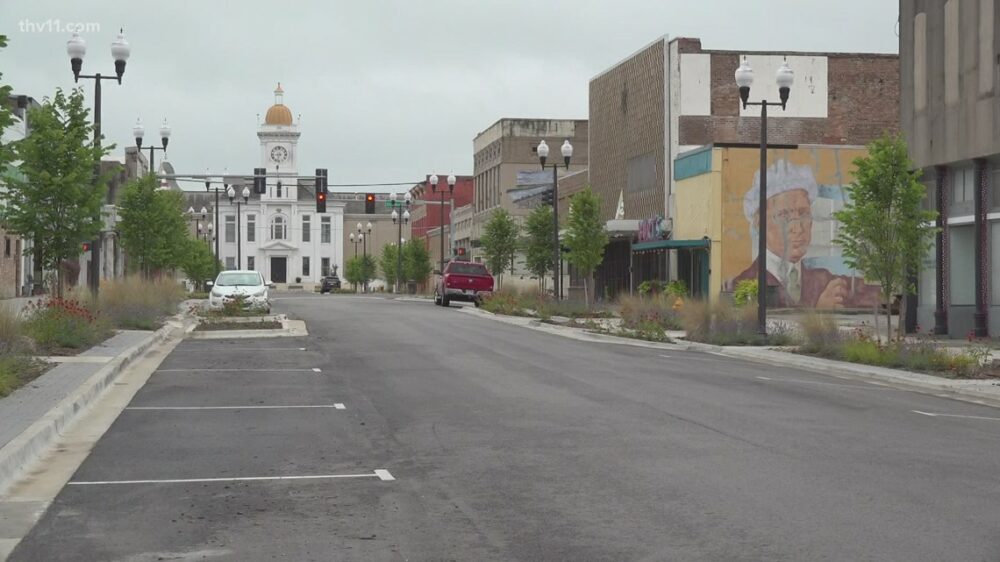 Pine Bluff City Council approves new bar in downtown district(04)