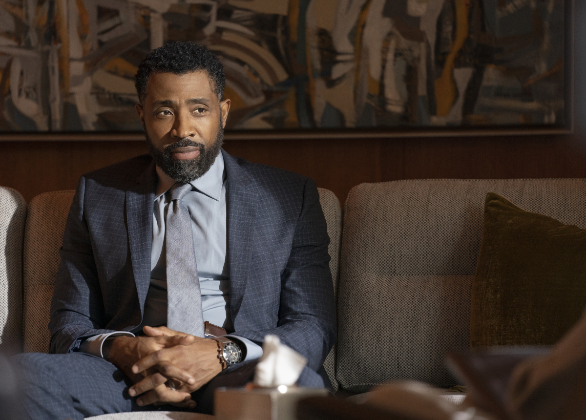 The season consisted of 16 episodes. Black Lightning Season 4 Episode 7 Cast Return Date Trailer And News Den Of Geek