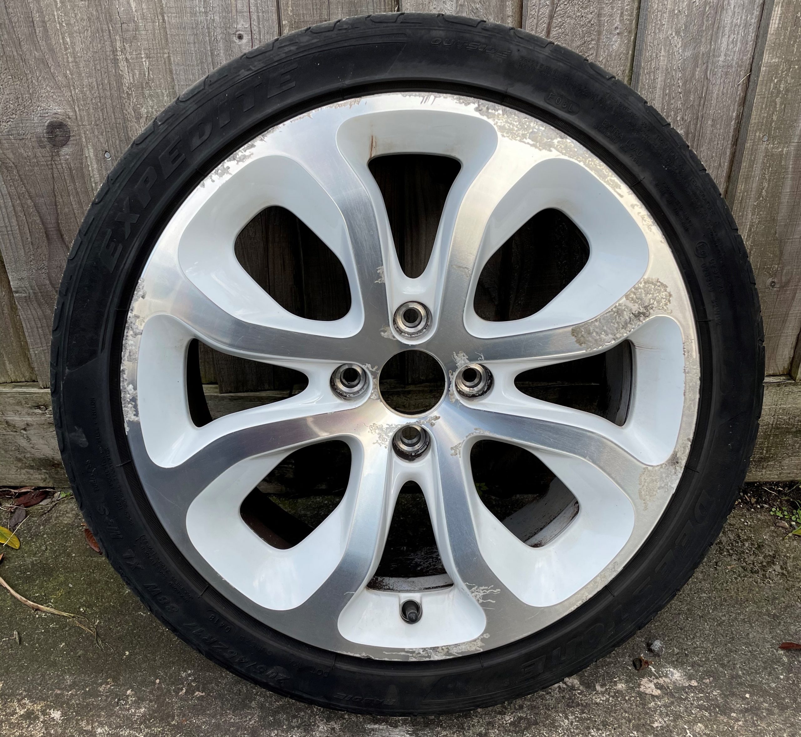 Mobile Alloy Wheel Repairs Bristol Dentmagic