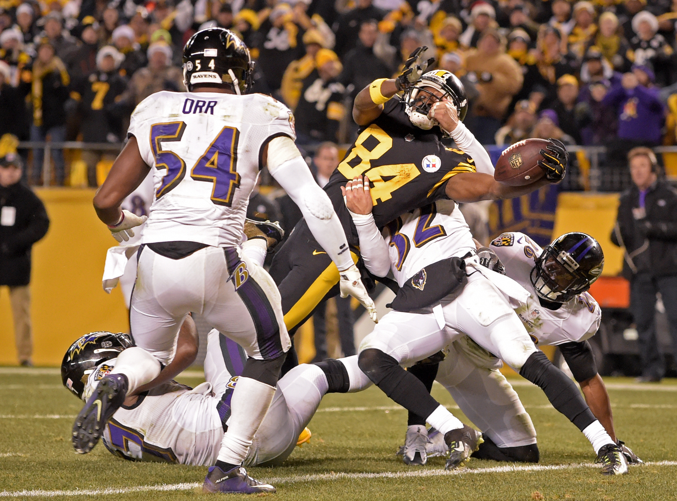 Pittsburgh Steelers win AFC North after rallying by Baltimore