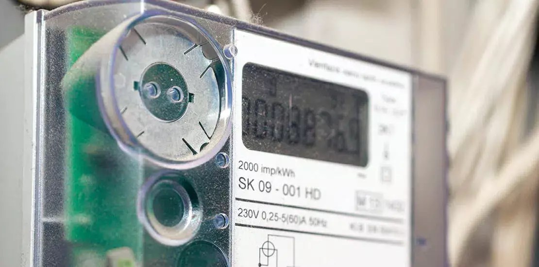 Smart metering with intelligent measuring systems DEOS AG