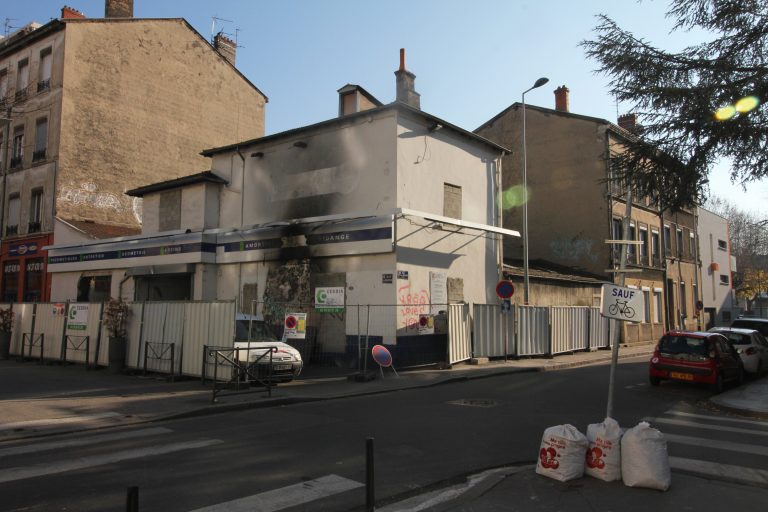 Démolition N°16 rue de la Convention, Villeurbanne De pierre et debout