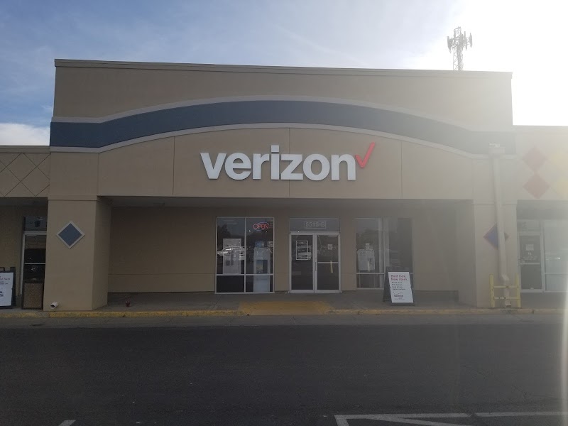 Take a Tour of the 2 Largest Verizon Stores in Topeka KS