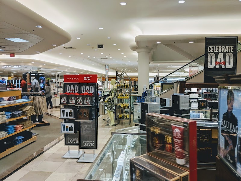 Discovering The Biggest 5 Macy's Stores in Colorado, USA