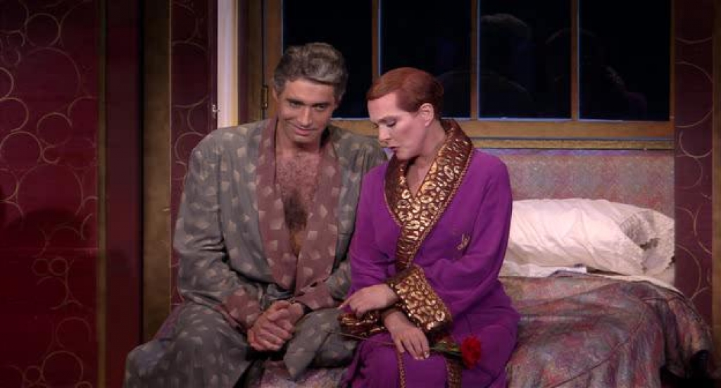 Victor Victoria **** (1982, Julie Andrews, Robert Preston, James Garner