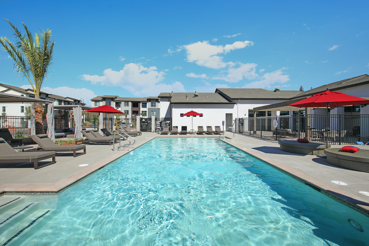 The Strand DesCor Builders