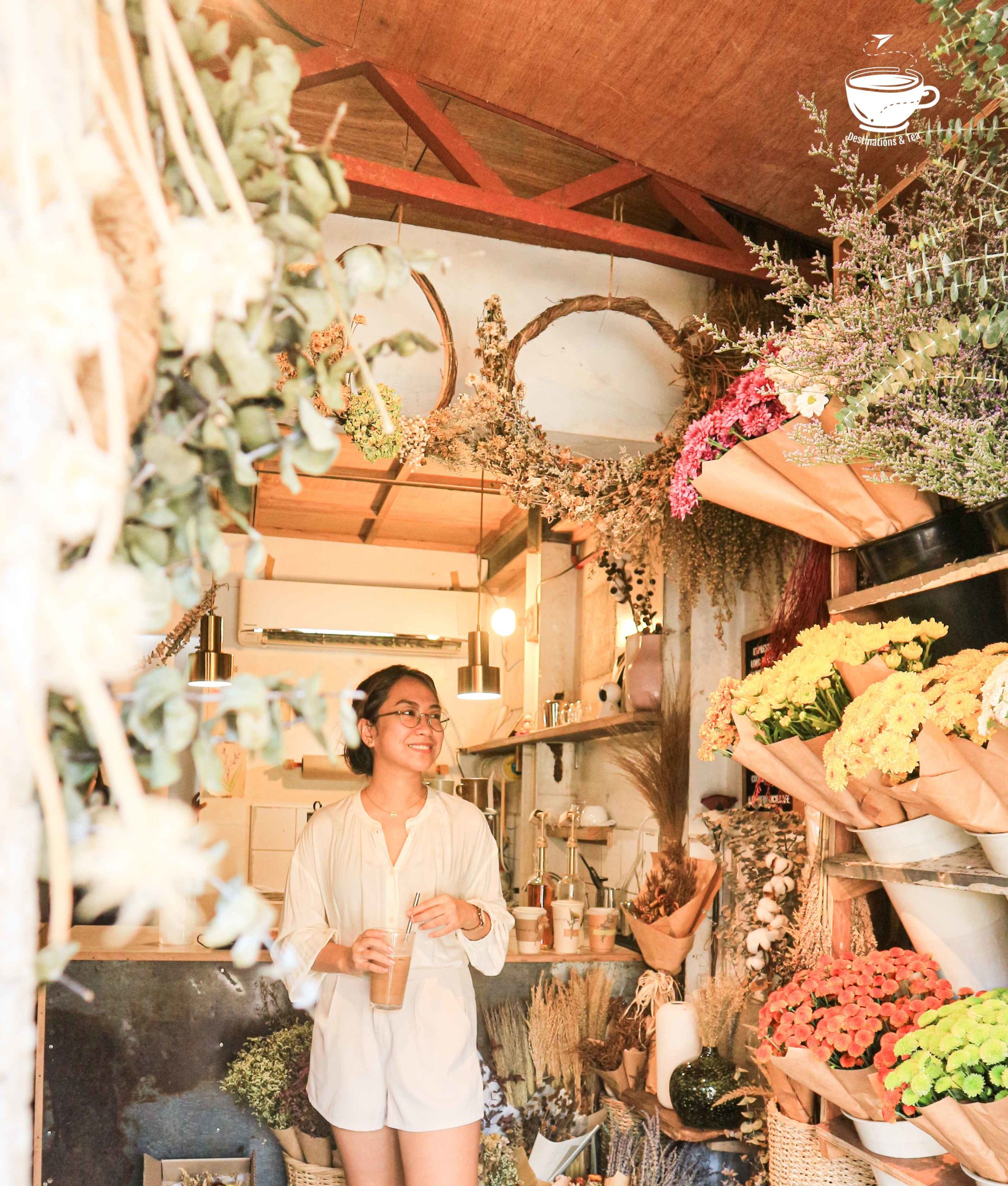 Flower Ranch Cafe Little Dreamy Cafe Filled With Flowers