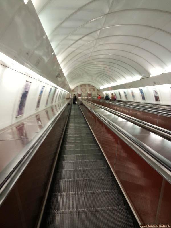 prag metro rolltreppe tief DeutschWerden.de