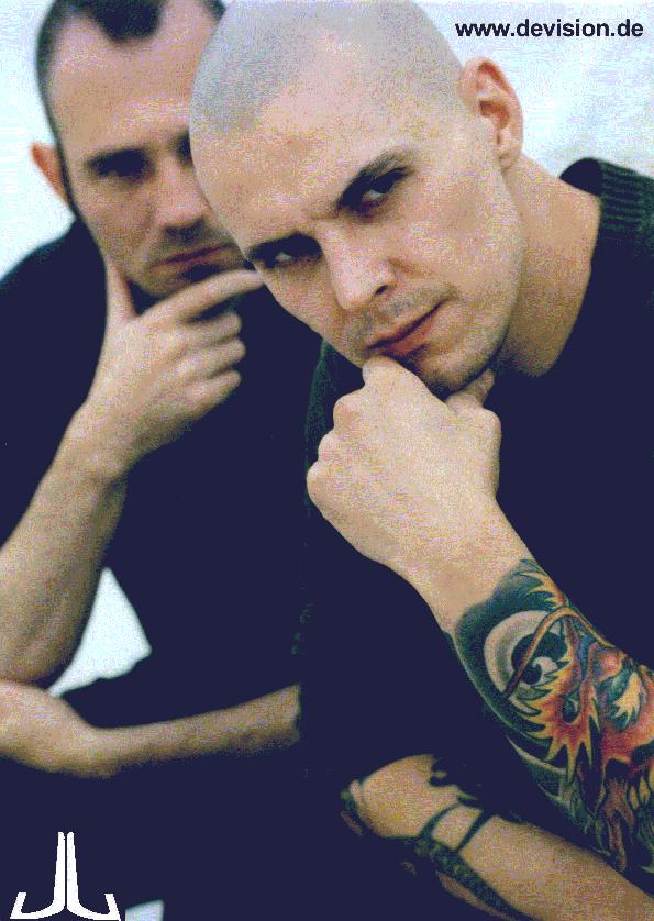 DE/VISION > Band > Info