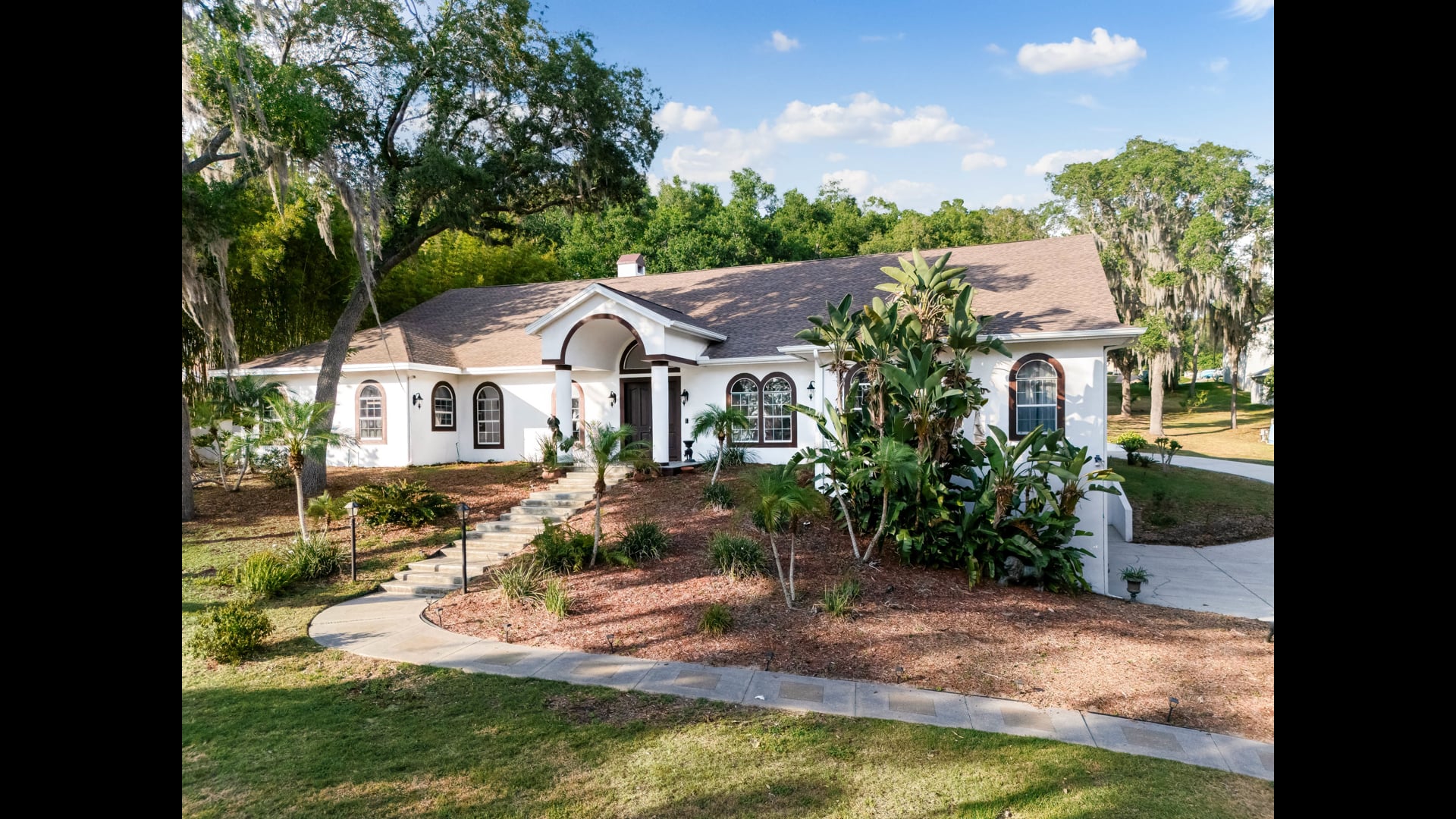 16400 Lakeshore Drive, Minneola, FL 34715 DeVore Design Real Estate