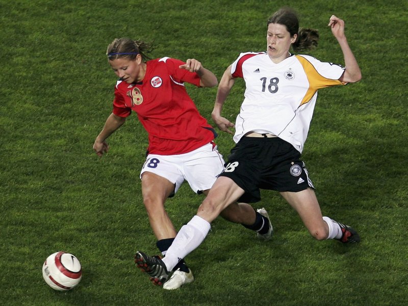 AlgarveCup Deutschland unterliegt Norwegen mit 12 DFB Deutscher