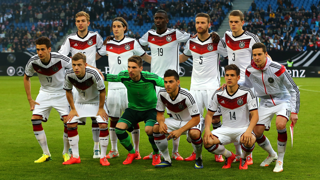 Die jüngste Startelf, die meisten Debütanten DFB Deutscher Fußball