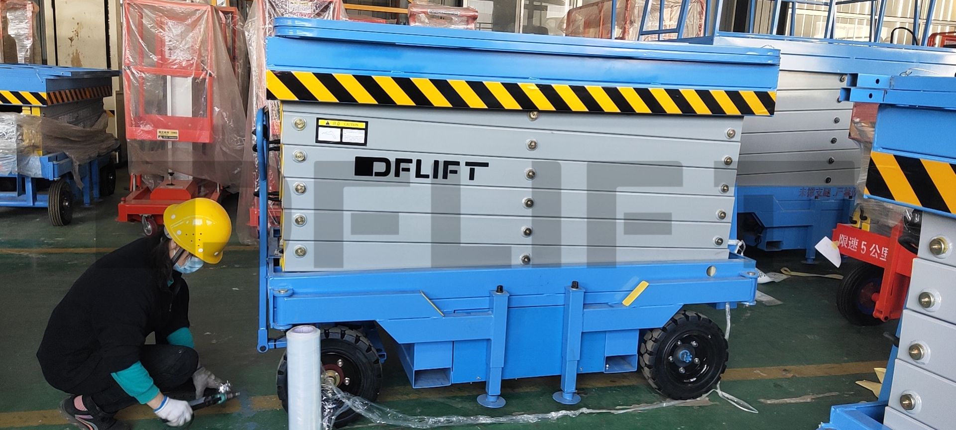 Towable scissor lift optional assisted walking to Puerto Rico DFLIFT