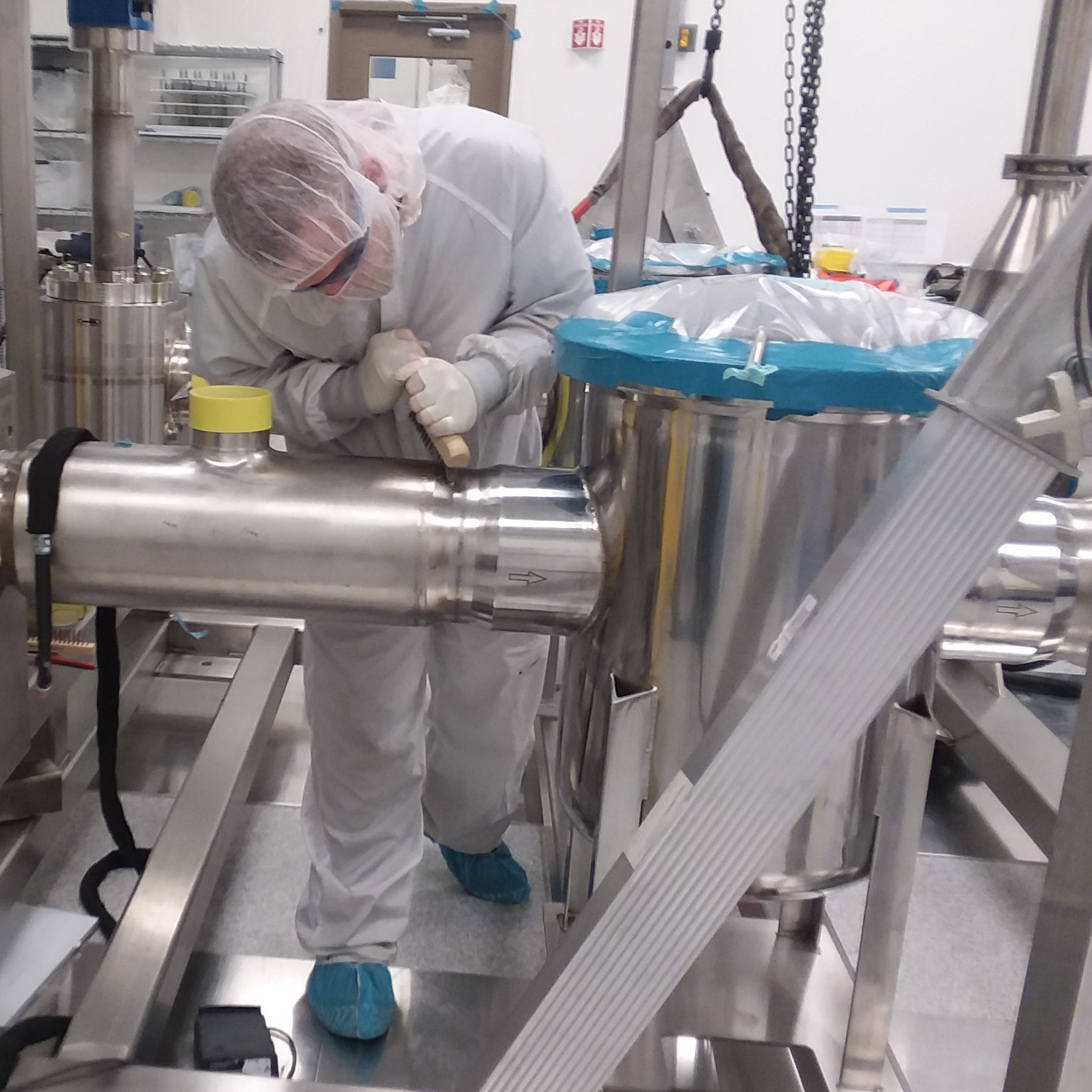 DFS Clean Room UHP Gas and Chemical Blending and Delivery Systems