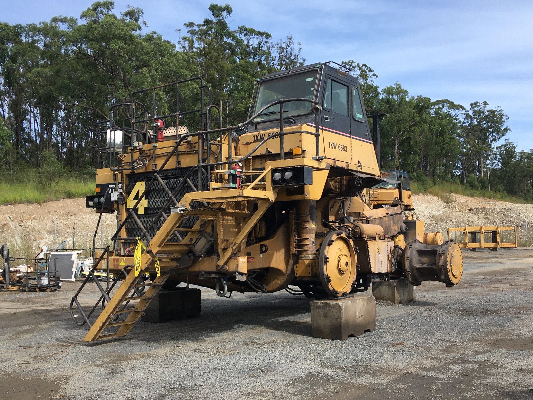 Caterpillar 776D Truck DGI Trading