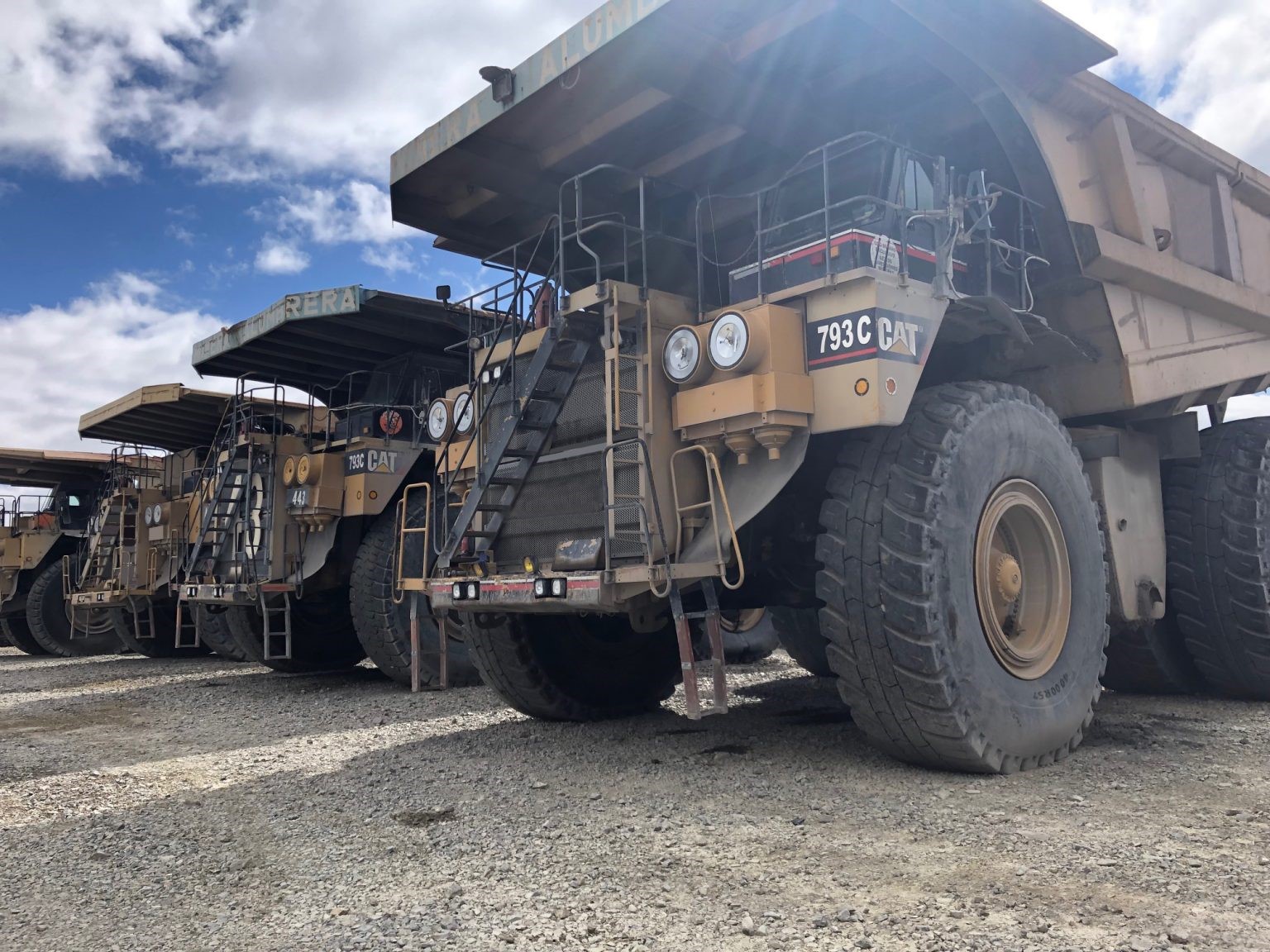 5 x Caterpillar 793C Trucks DGI Trading