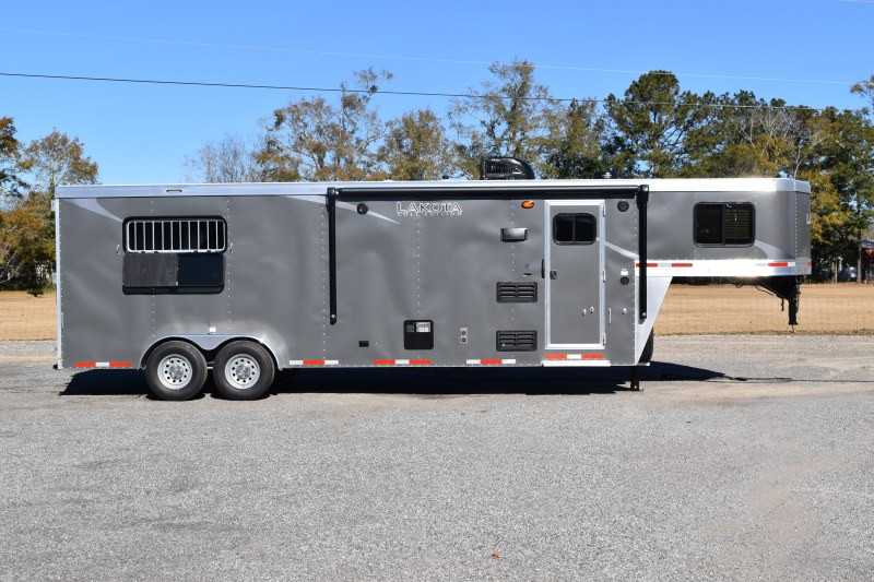 2021 Lakota Colt 3 Horse Trailer with Living Quarters Dixie Horse