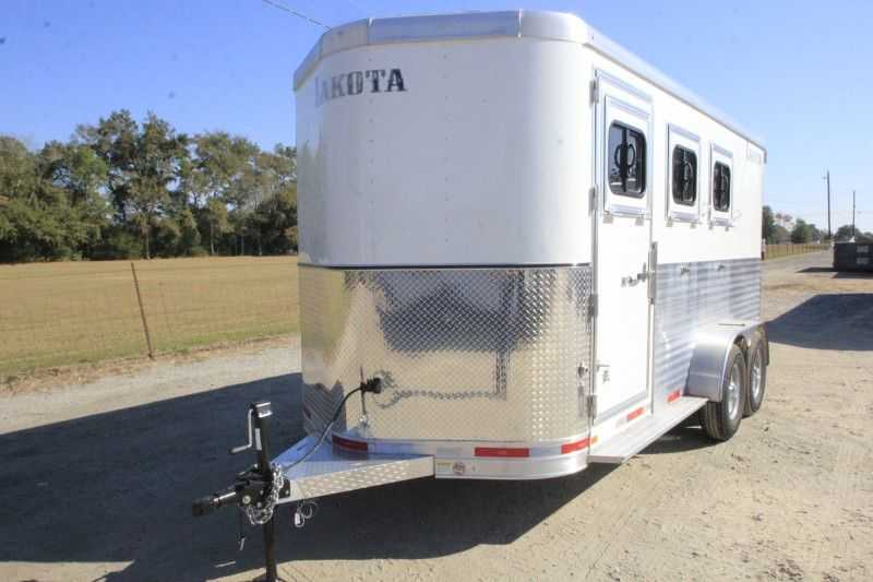 3 Horse Lakota Horse Trailer Bumper Pull Horse Trailer Dixie Horse
