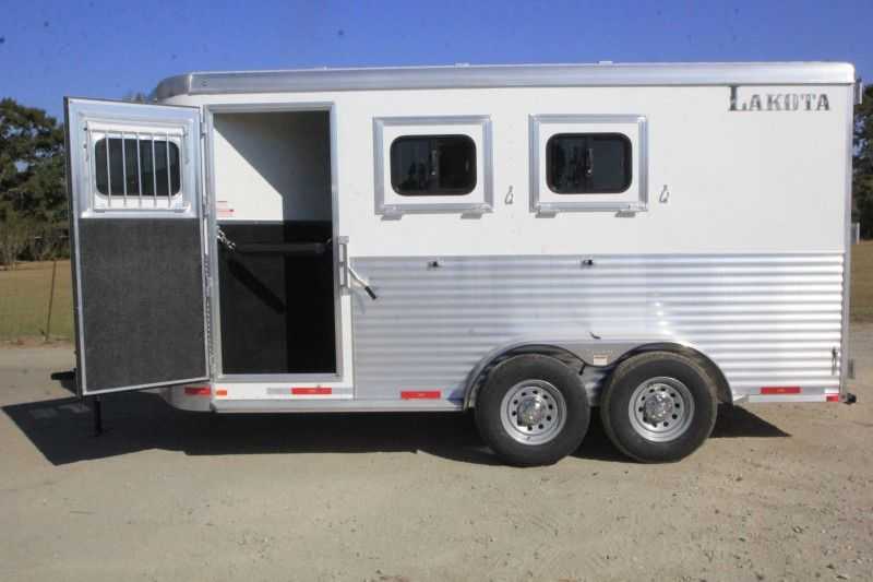 3 Horse Lakota Horse Trailer Bumper Pull Horse Trailer Dixie Horse