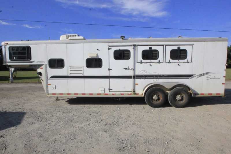 Used 2000 Sundowner 3 Horse Trailer with Living Quarters Dixie Horse