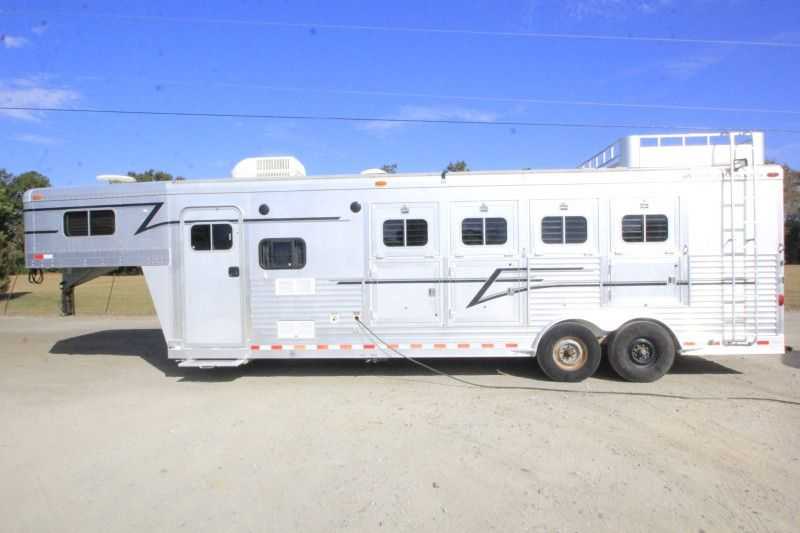 Used 4 Horse Elite Horse Trailer with Living Quarters Dixie Horse