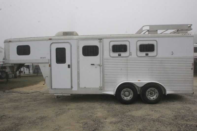 Used 2005 Exiss 3 Horse Trailer Gooseneck Horse Trailer Dixie Horse