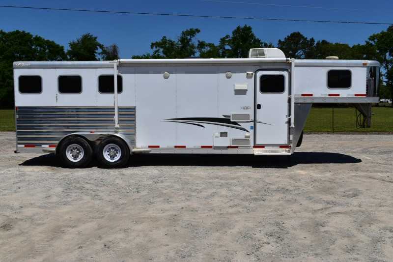 Used 2012 Exiss 3 Horse Trailer with Living Quarters Dixie Horse
