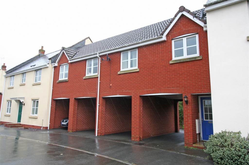 Moorhayes Park Area, Tiverton, Devon, 2 bedroom, Coachhouse