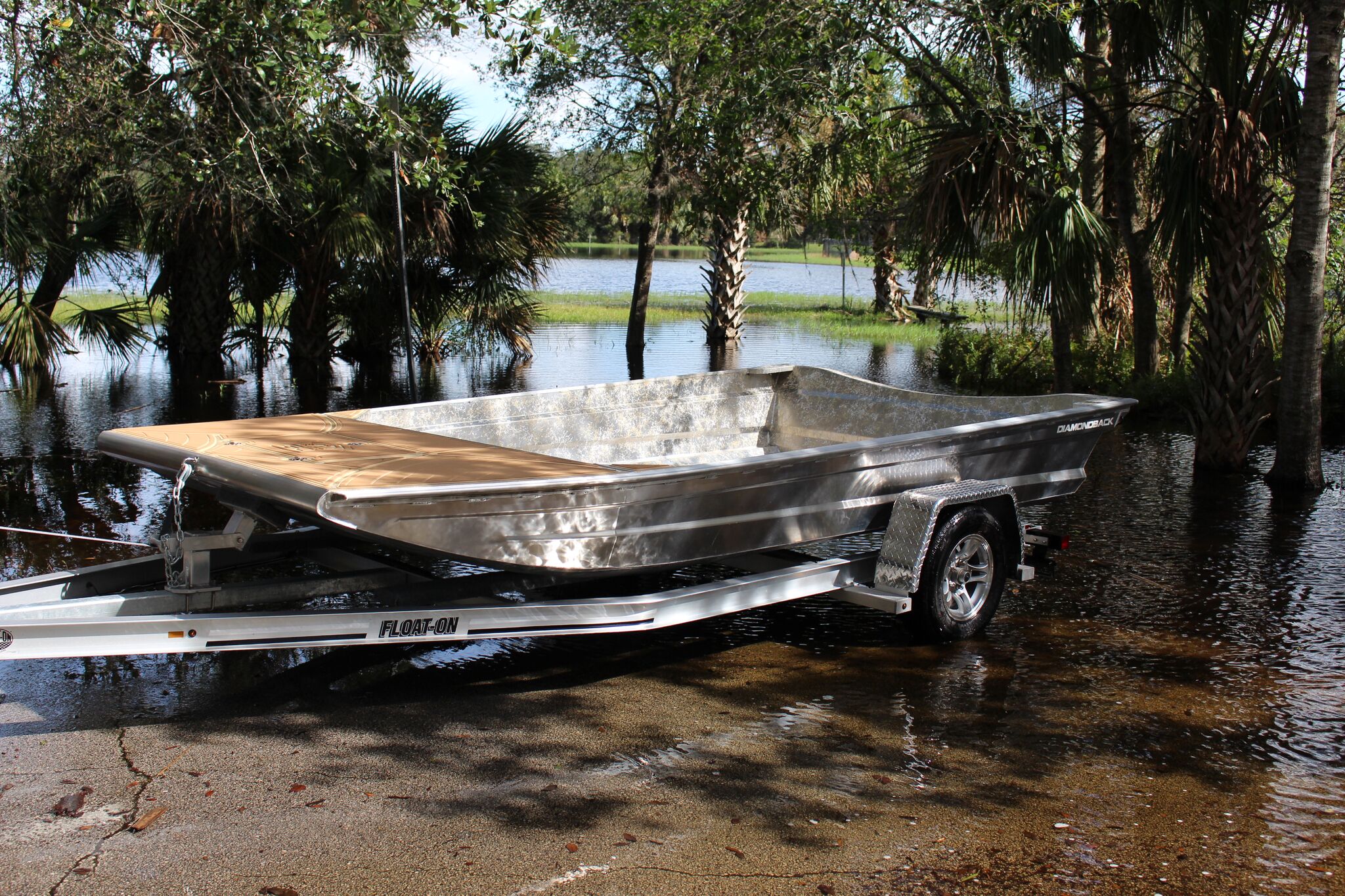 Hulls and rigging Diamondback Airboats