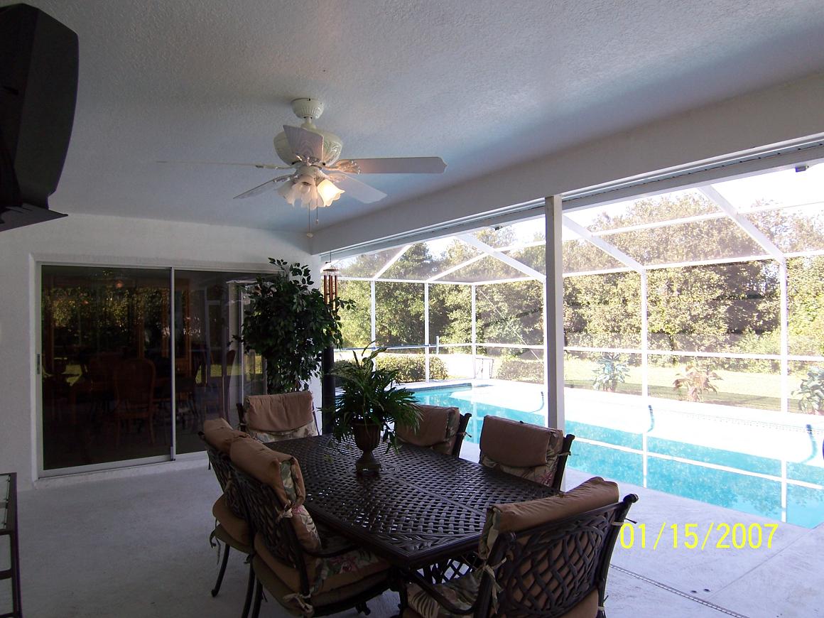 Spring Hill, FL House For Rent 3/2/2 + Den + Pool + Fireplace For Rent