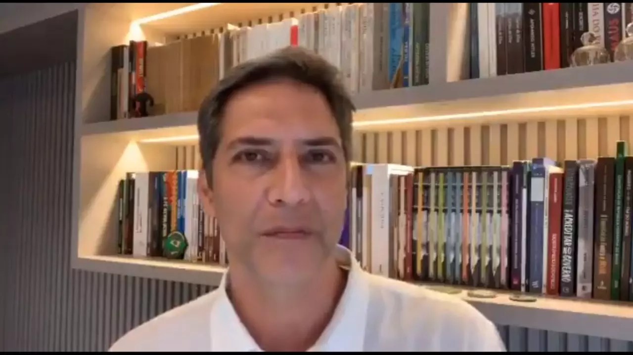 VÍDEO Bolsonarista banca o 'Rolando Lero' na defesa de Daniel