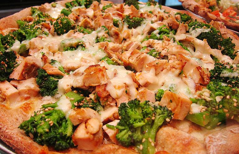 PIZZA Receita Anabólica de Pizza Proteica de Frango com Brócolis