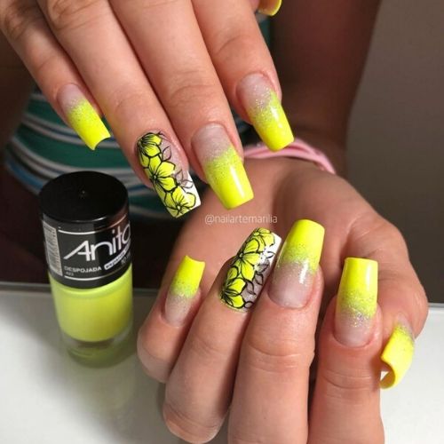 15 Fotos de unhas esmaltadas e decoradas com amarelo
