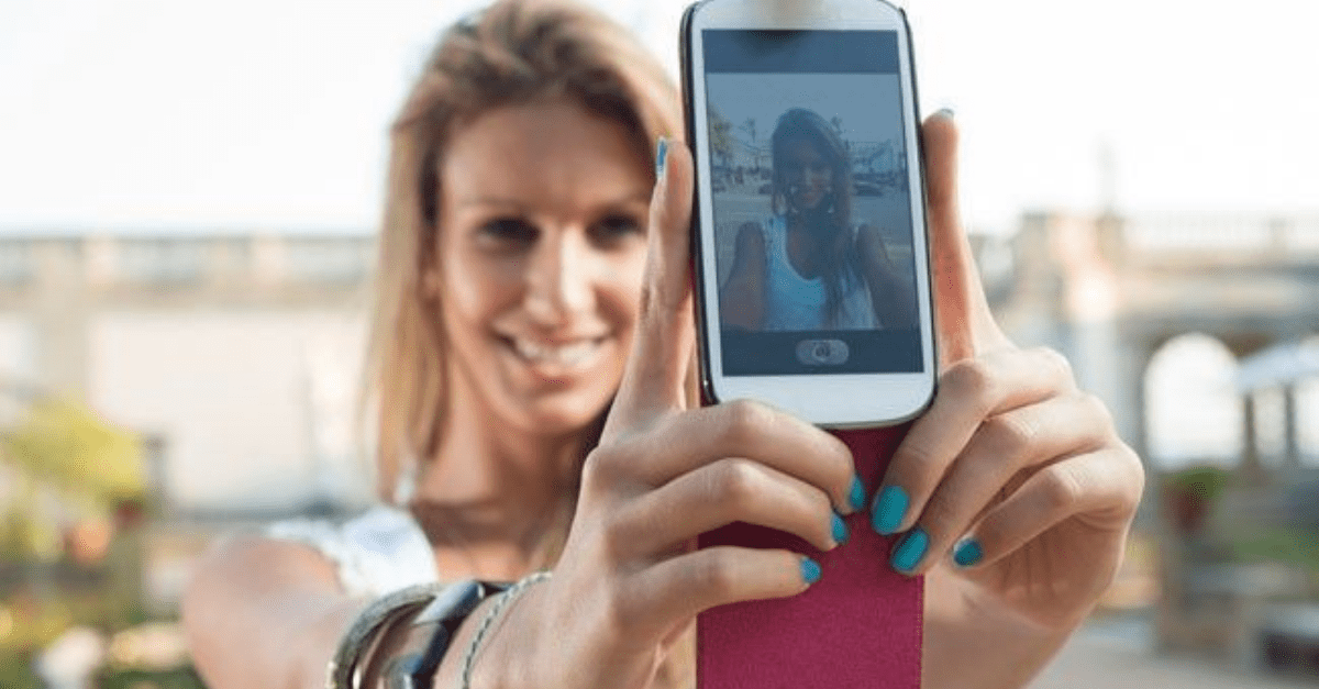 Selfie elbow conheça uma das doenças modernas causada pelas selfies