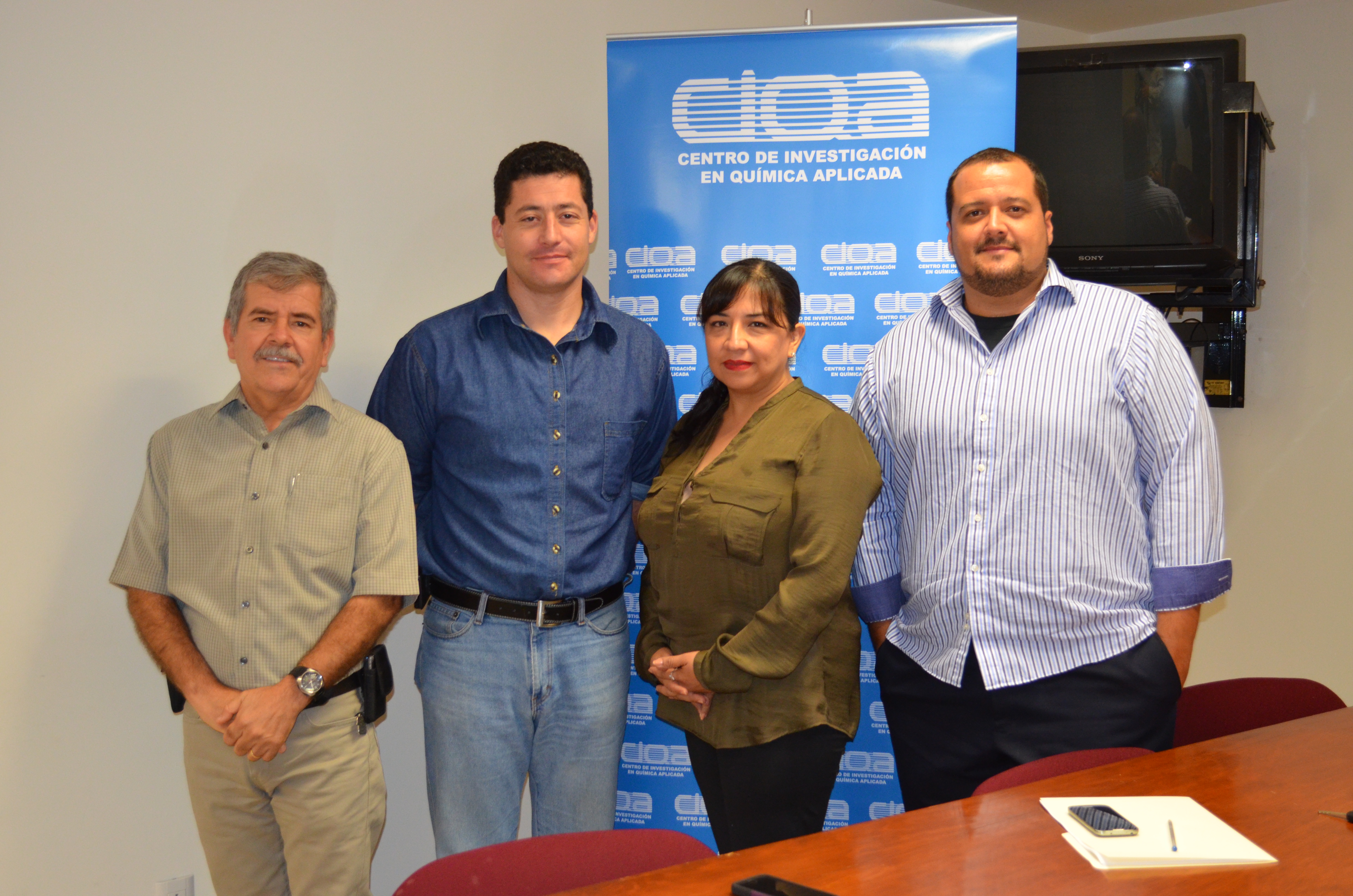 Dr. Roberto Benavides, Dr. Antonio Cárdenas, Dra. Esmeralda Saucedo, Dr