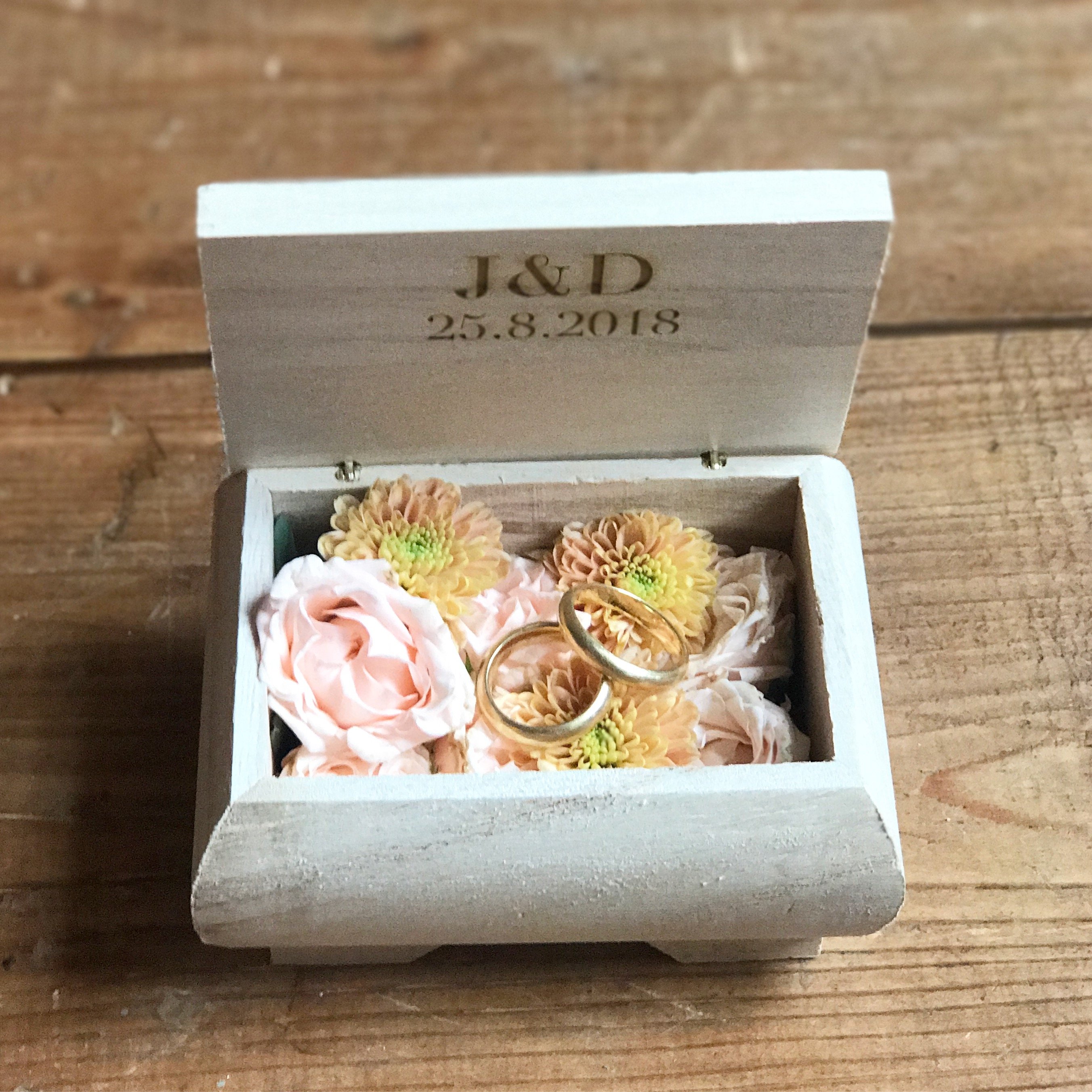 Ringbox Holz personalisierbar Die Macherei