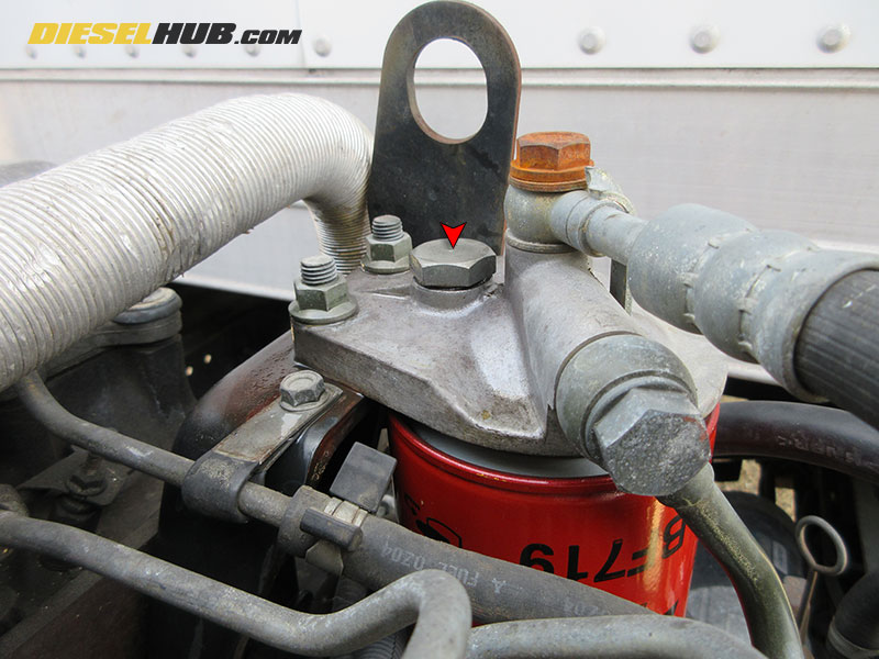 Isuzu 4.8L 4HE1 Fuel Filter Replacement Guide (Isuzu NPR, NPQ)