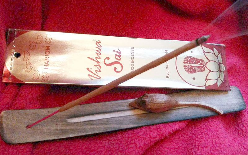19 Different Types of Incense (w/ Pictures)