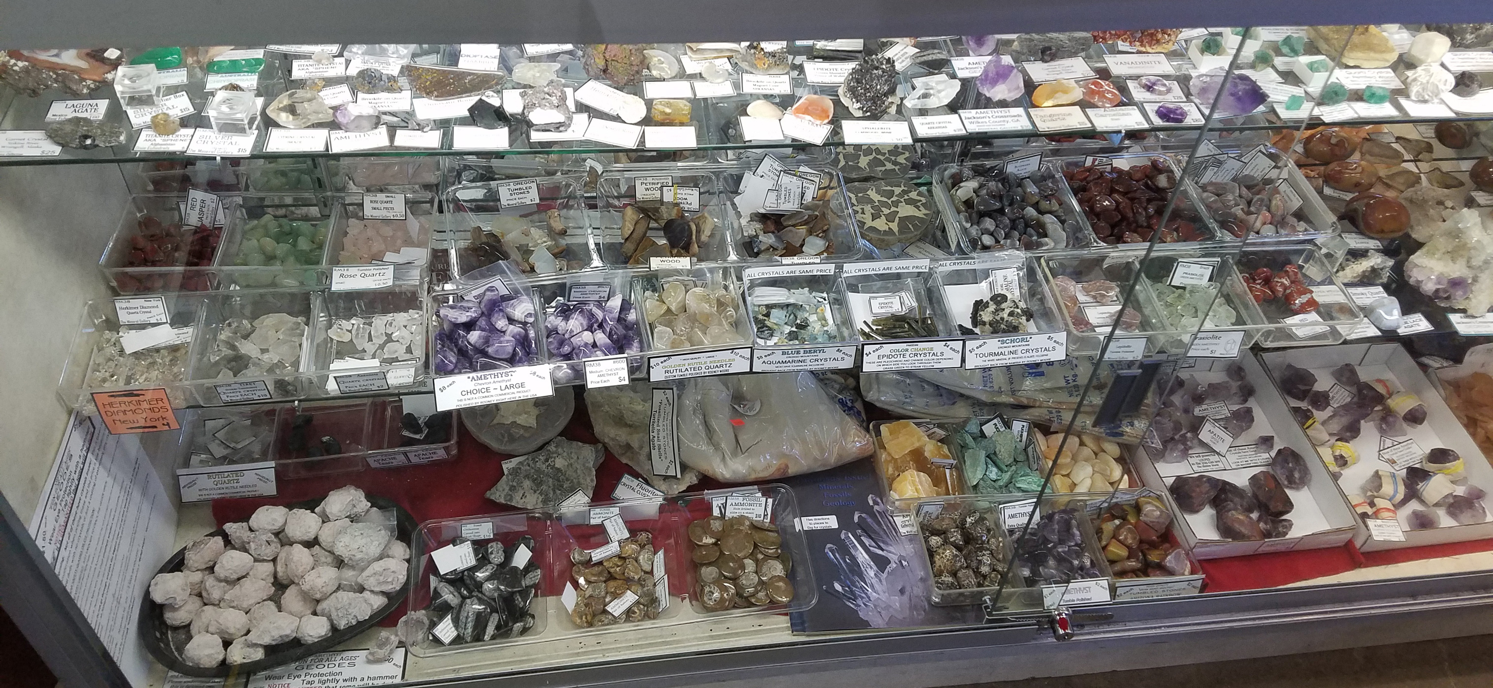2019 Mineral Gallery Rock shop info & hours of operation