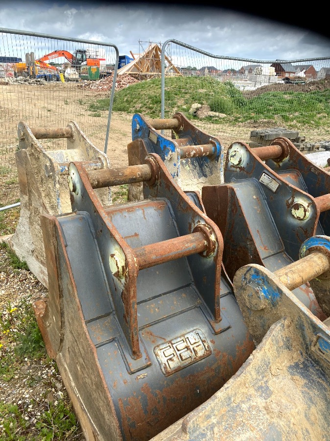 Digger Bidder Hitachi 21 tonne Excavator Buckets (5) Hill Engineering