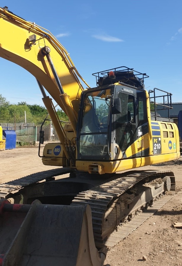 Digger Bidder Komatsu PC210LC10 excavator 2016, vandal guards, rear camera