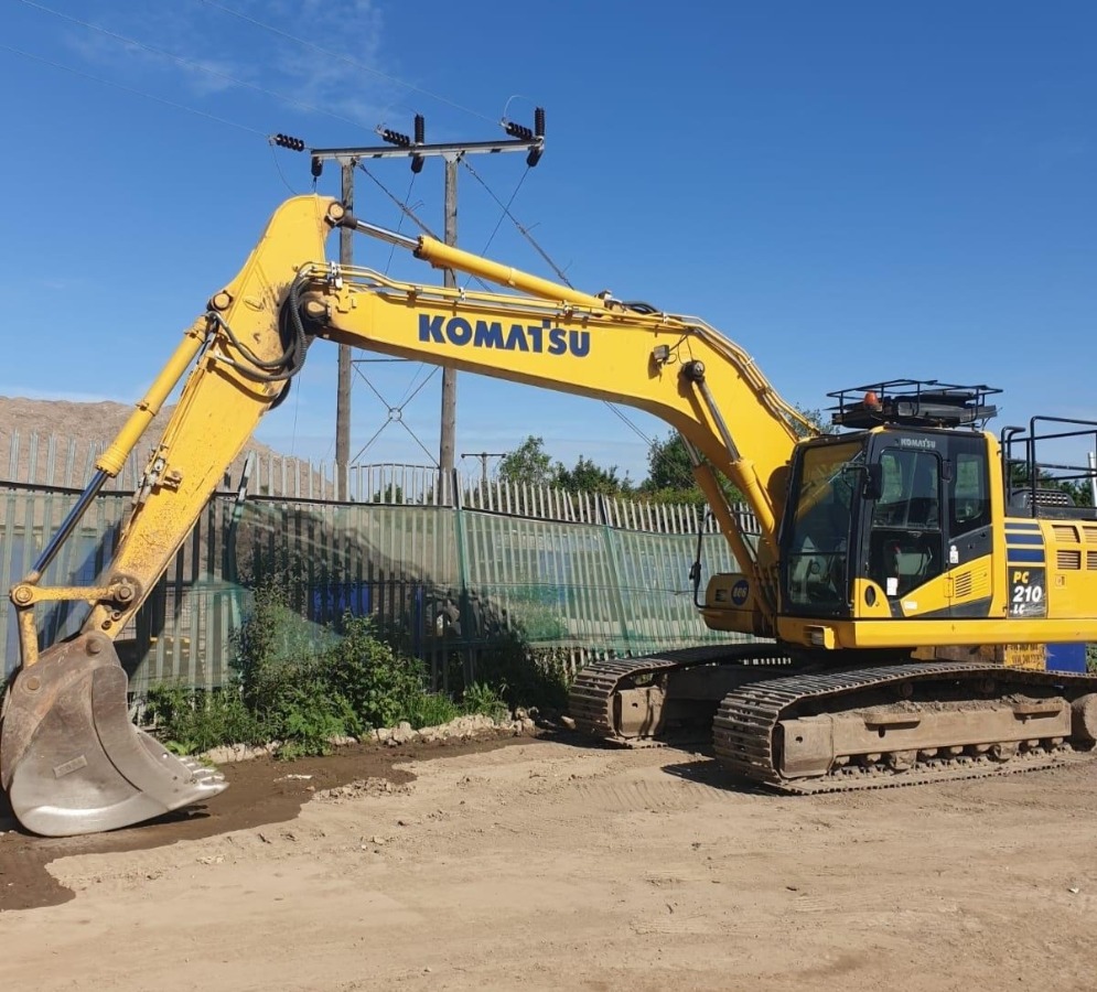 Digger Bidder Komatsu PC210LC10 excavator 2016, vandal guards, rear camera